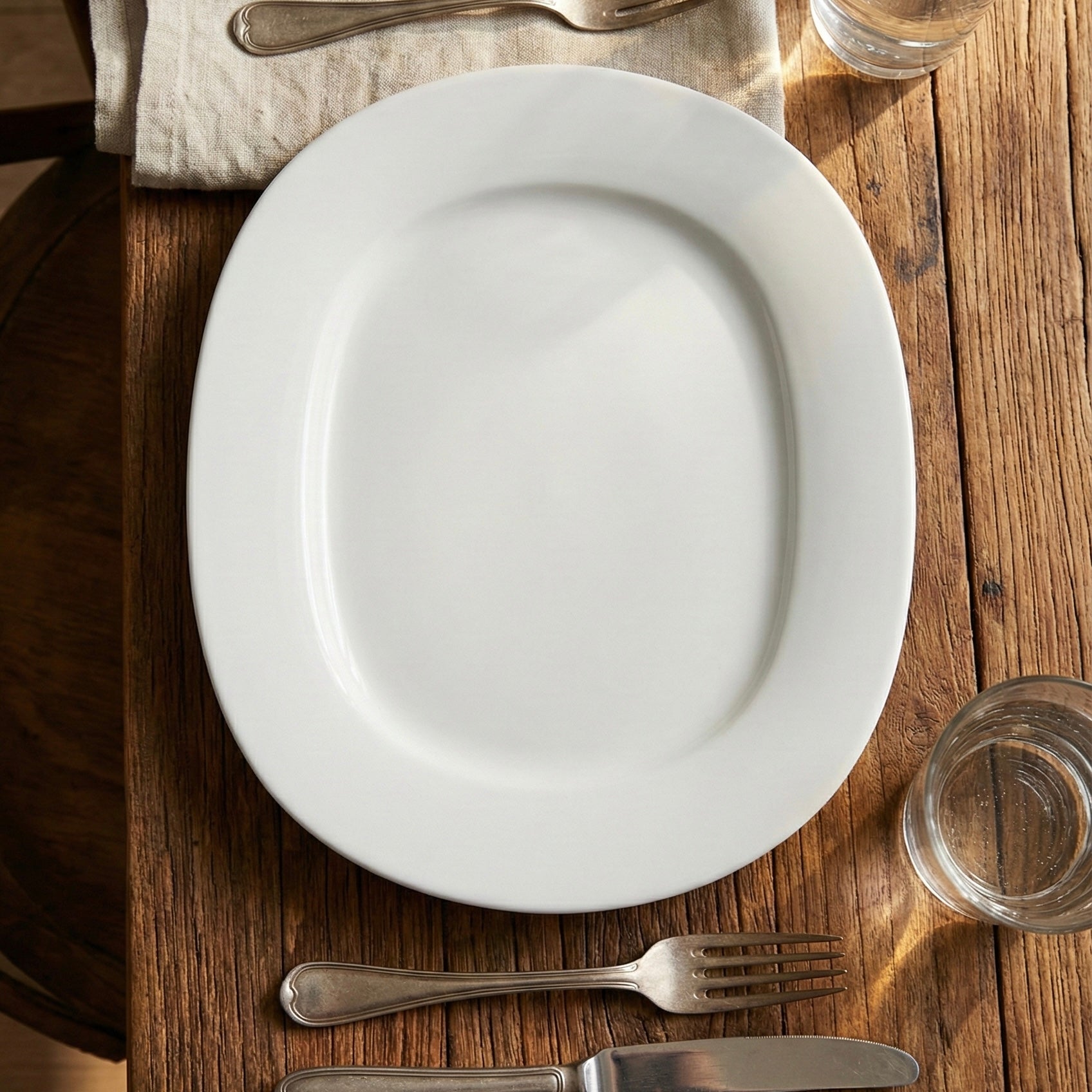assiette porcelaine Villeroy et Boch plate sur une table